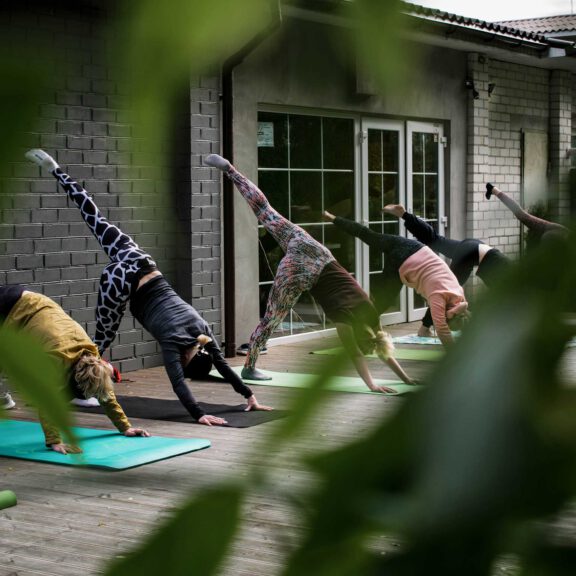 Ready to slow down and reconnect? This week-long retreat blends ancient mindfulness practices with modern coaching tools. You’ll enjoy yoga, breathwork, coaching, nature walks and soulful community – all in a curated retreat house in the Netherlands. A space for personal transformation and gentle self-discovery. No experience needed. Just bring your curiosity and a willingness to come home to yourself.