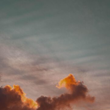 Looking to unplug and recharge? The bewithbalance retreat is your invitation to a guided digital detox in nature – with depth. No performance. No pressure. Just time, space, and soulful guidance to help you reconnect with your true rhythm. Optional fasting, rituals and nature immersion included.