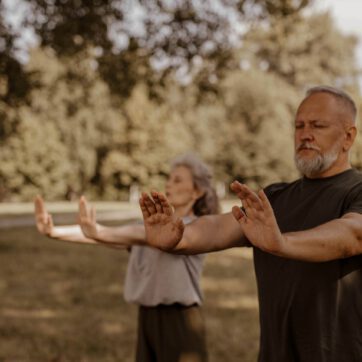 Ready for a new perspective? This exclusive coaching retreat combines the power of 1:1 sessions, gentle yoga and meditative practices. Gain clarity, overcome inner blocks, and align with what truly matters. Hosted by mindfulness expert Bernadette Siebers in a peaceful retreat home designed for calm and care.